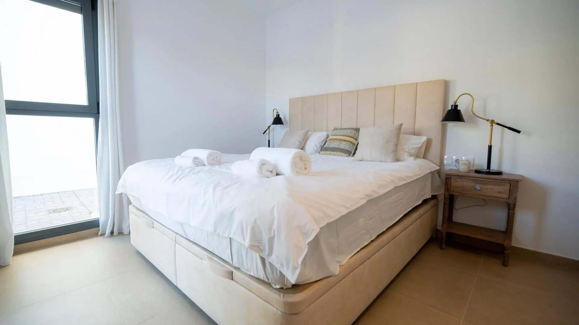 Modern Apartment With Year-Round Open Pool 马尼尔瓦 西班牙