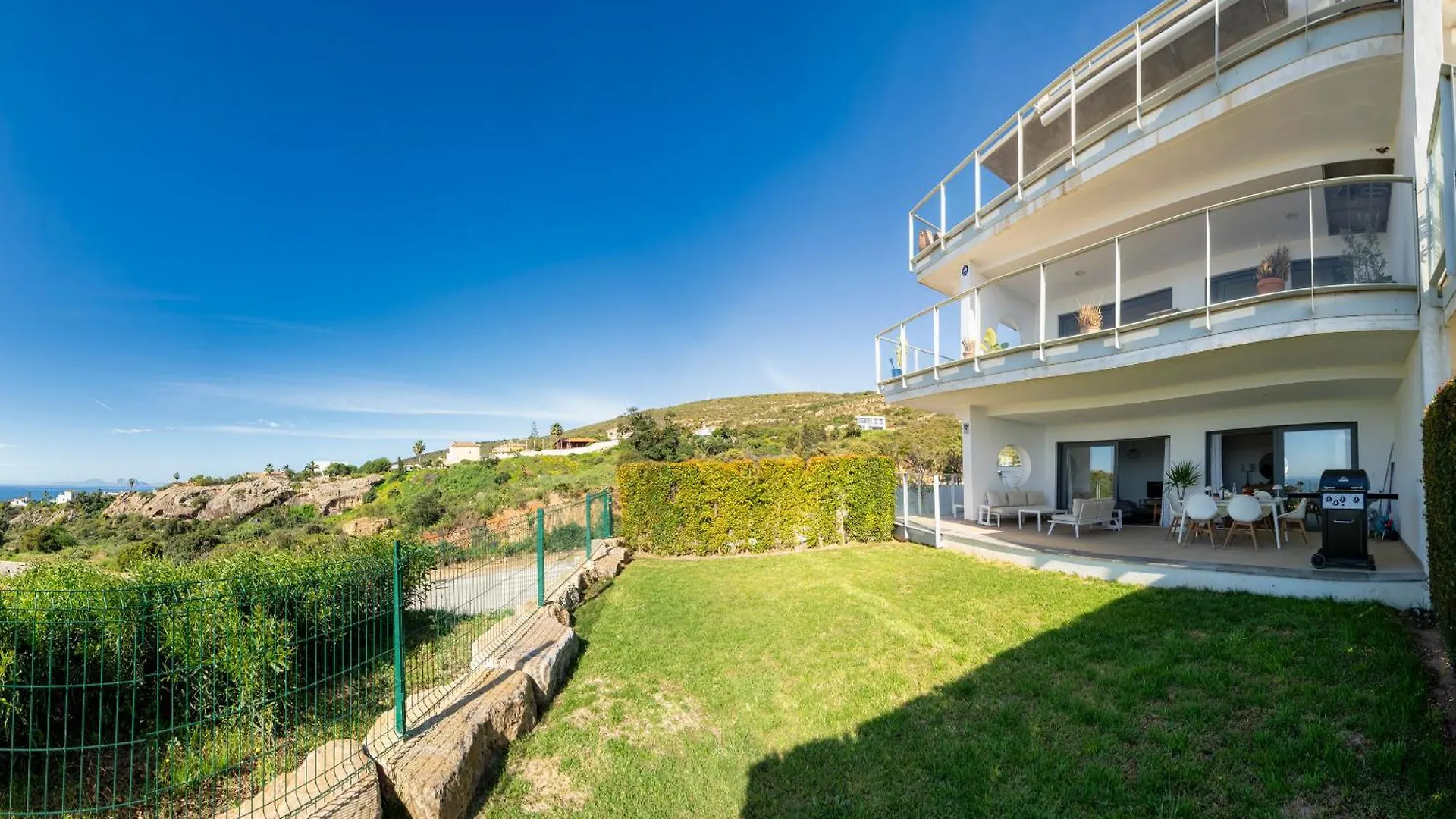 Modern Apartment With Year-Round Open Pool 马尼尔瓦 0*,