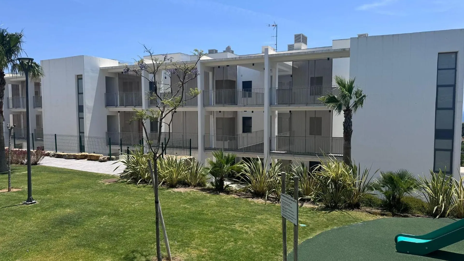 Modern Apartment With Year-Round Open Pool 马尼尔瓦 0*,  西班牙