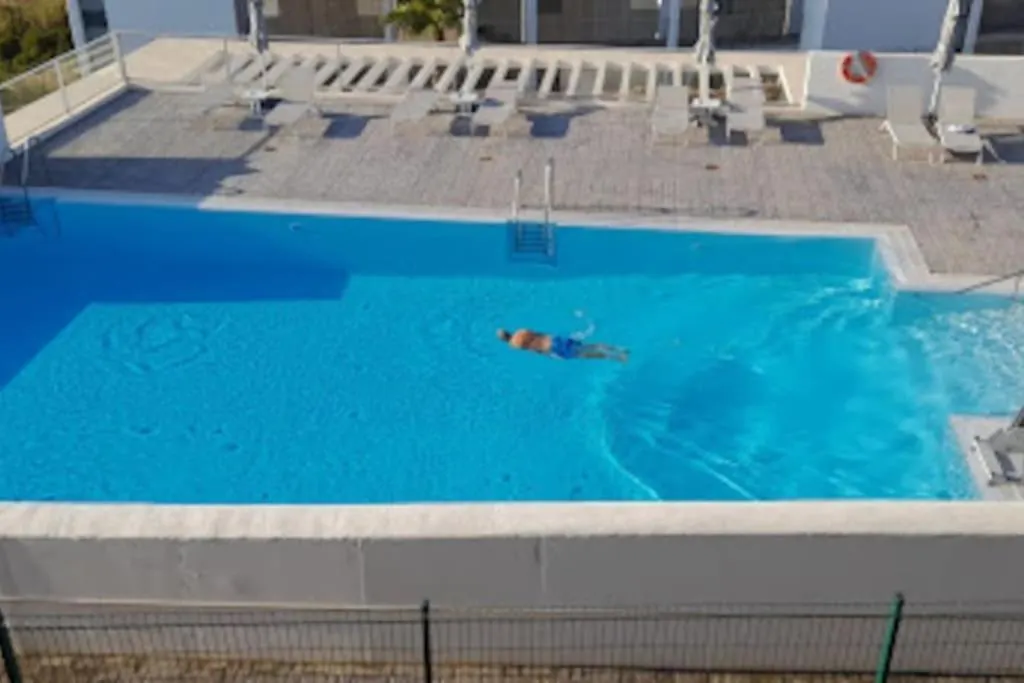 Modern Apartment With Year-Round Open Pool Manilva
