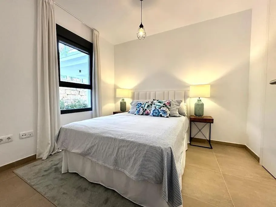 Modern Apartment With Year-Round Open Pool Manilva
